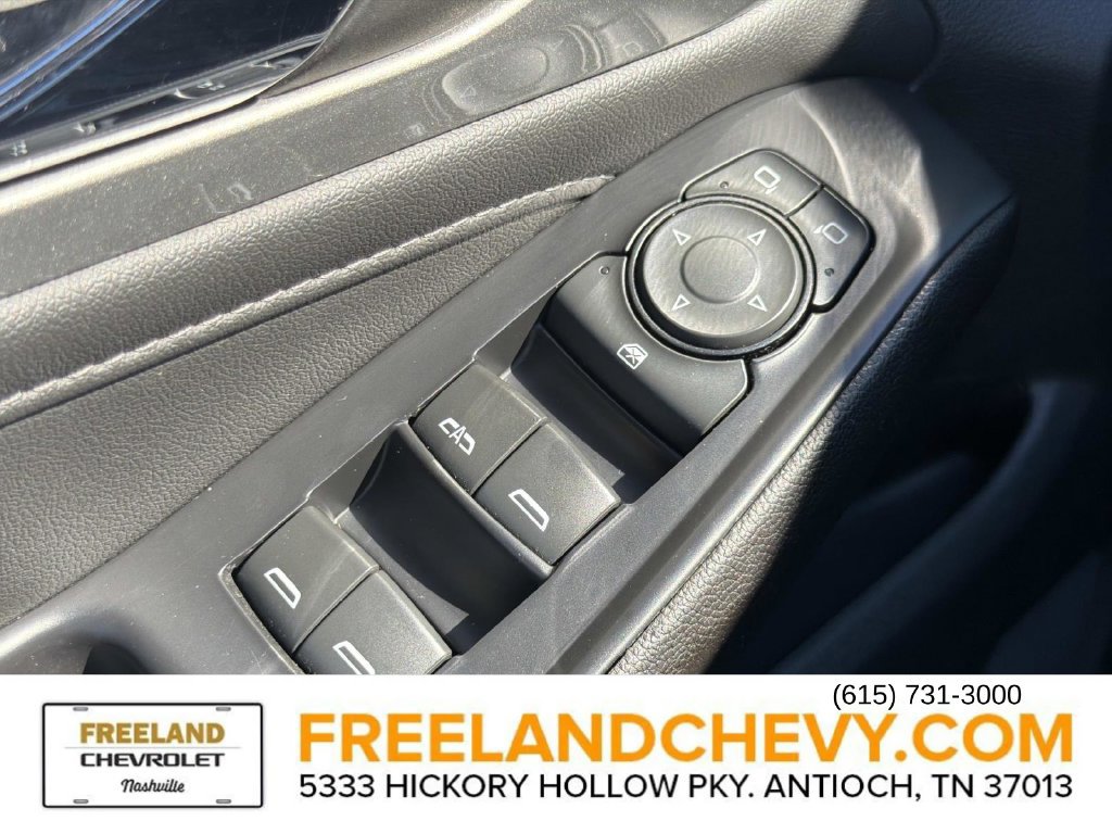 Used 2022 Chevrolet Traverse LT FWD image 31