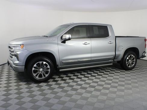 Used 2025 Chevrolet Silverado 1500 High Country w/ Technology Package image 2