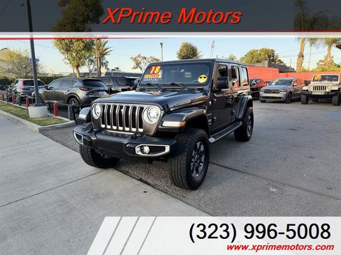 Used 2018 Jeep Wrangler Unlimited Sahara AWD/4WD image 3