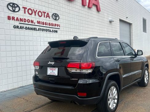 Used 2021 Jeep Grand Cherokee Laredo image 5