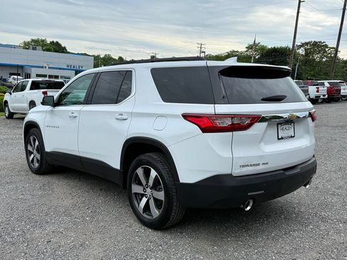 Certified 2021 Chevrolet Traverse LT w/ LT Premium Package AWD/4WD image 4