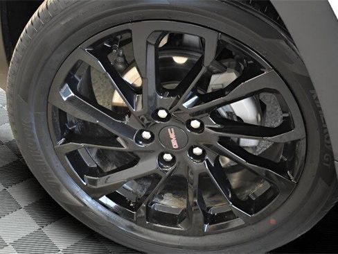 Used 2024 GMC Terrain SLT w/ Elevation Edition image 14