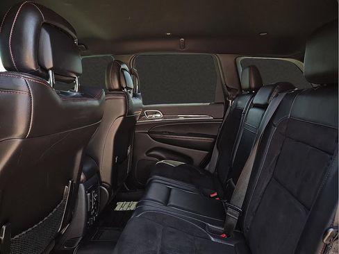 Used 2018 Jeep Grand Cherokee Trailhawk AWD/4WD image 9