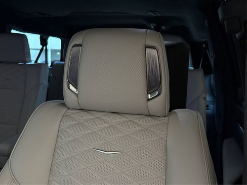 New 2026 Cadillac Escalade ESV Platinum Luxury image 32