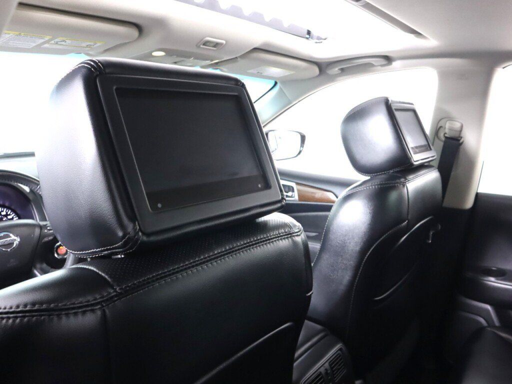 Used 2017 Nissan Pathfinder Platinum AWD/4WD image 41