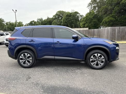 Used 2023 Nissan Rogue SV FWD image 6