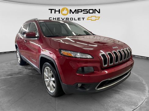 Used 2017 Jeep Cherokee Limited AWD/4WD image 7