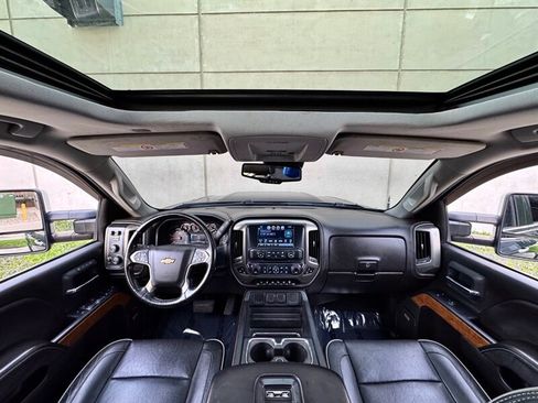 Used 2019 Chevrolet Silverado 2500 High Country w/ Duramax Plus Package AWD/4WD image 15
