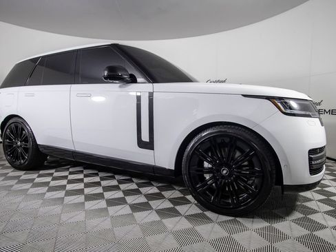 Used 2024 Land Rover Range Rover SE AWD/4WD image 2