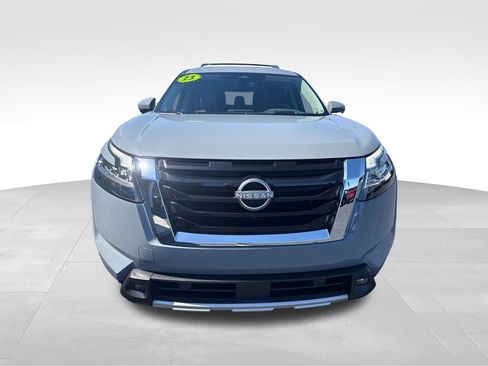 Used 2023 Nissan Pathfinder Platinum FWD image 9