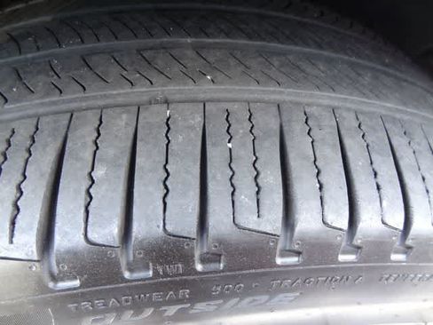 Used 2025 Hyundai Santa Fe Limited FWD image 17