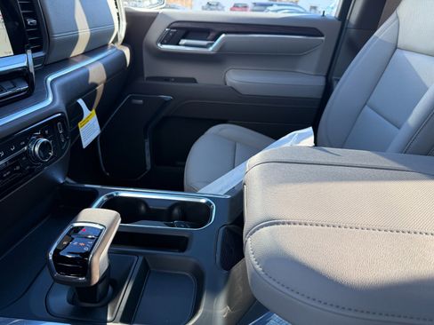 New 2026 GMC Sierra 1500 SLT w/ SLT Premium Package image 33