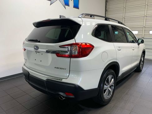 Used 2025 Subaru Ascent Premium image 3