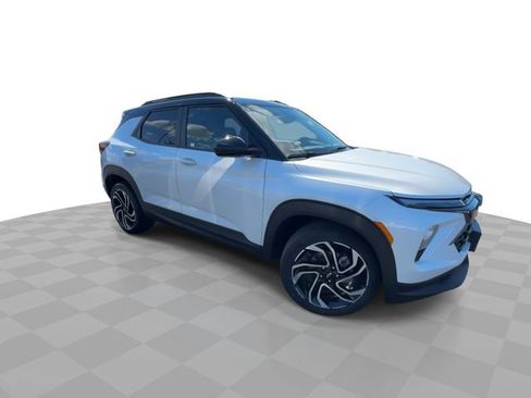 Certified 2025 Chevrolet TrailBlazer RS w/ Convenience Package AWD/4WD image 2