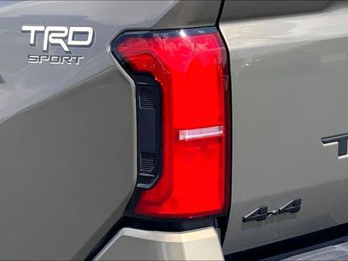 Certified 2025 Toyota Tacoma TRD Sport AWD/4WD image 29