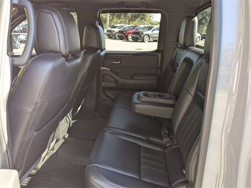 Used 2022 Nissan Frontier PRO-4X w/ Pro-4X Premium Package image 13