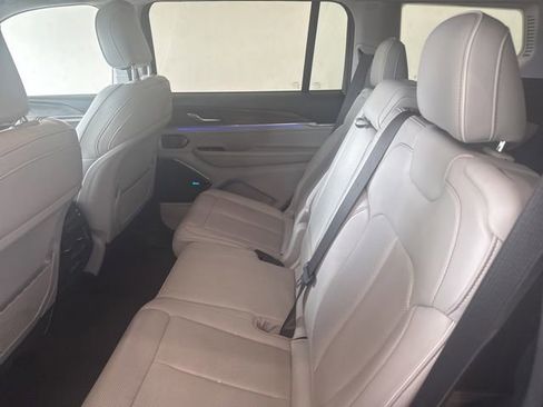 Used 2021 Jeep Grand Cherokee L Overland RWD image 9