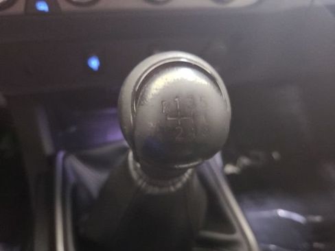 Used 2017 Toyota Tacoma TRD Sport AWD/4WD image 29