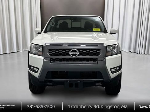 Used 2025 Nissan Frontier SV w/ SV Convenience Package image 2