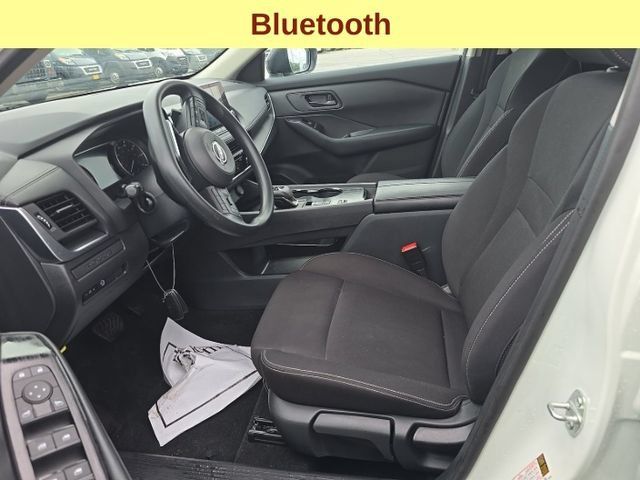 Used 2024 Nissan Rogue S FWD image 11