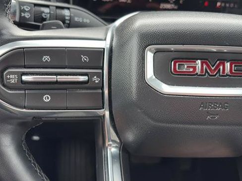 Used 2025 GMC Terrain Elevation AWD/4WD image 9