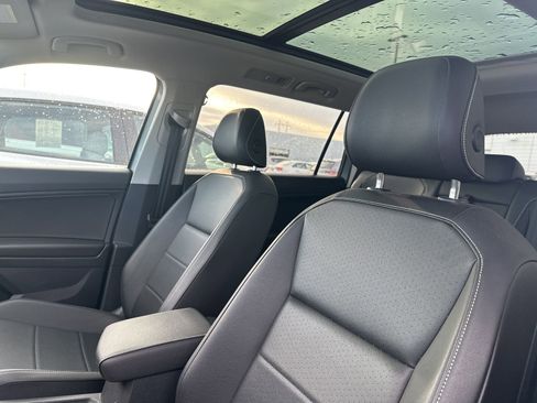 Used 2021 Volkswagen Tiguan SEL w/ 2-Row Tiguan MDO Package image 5