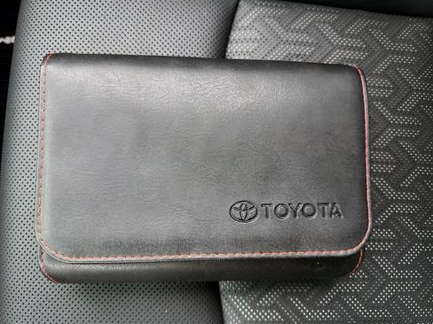 Used 2024 Toyota Tacoma Limited w/ Limited Package (LT) AWD/4WD image 46