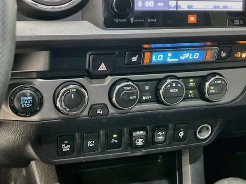 Used 2019 Toyota Tacoma TRD Off-Road AWD/4WD image 14