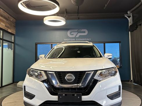 Used 2019 Nissan Rogue SV w/ Premium Package AWD/4WD image 8