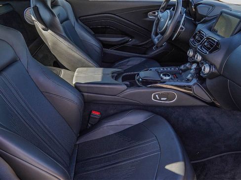 Used 2020 Aston Martin V8 Vantage Coupe image 40