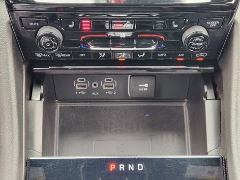 Used 2024 Jeep Grand Cherokee L Laredo image 14