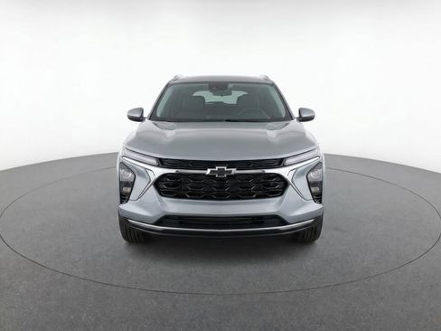 Used 2026 Chevrolet Trax LT FWD image 5