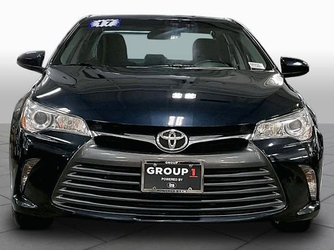 Used 2017 Toyota Camry LE image 4