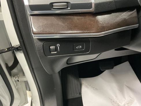 Used 2019 Volvo XC90 T6 Momentum w/ Advanced Package image 10