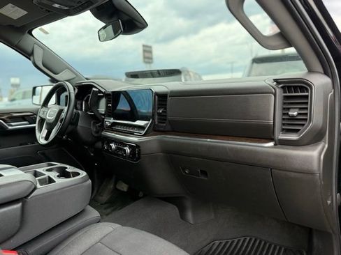 Used 2023 GMC Sierra 1500 SLE w/ Enhanced Capability Package AWD/4WD image 18