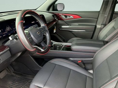 Used 2025 Chevrolet Traverse Z71 w/ Driver Confidence Package AWD/4WD image 28