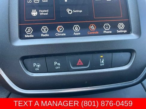Used 2021 Jeep Cherokee Trailhawk w/ Technology Group AWD/4WD image 24