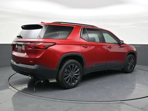 Used 2022 Chevrolet Traverse RS FWD image 5