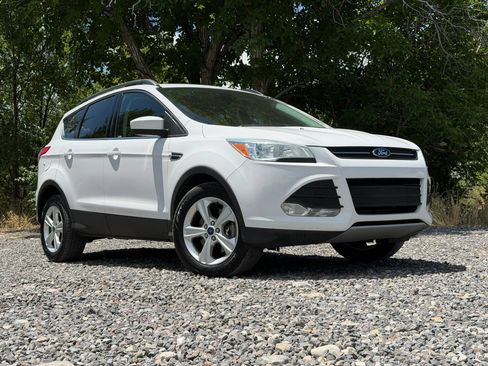 Used 2016 Ford Escape SE w/ SE Leather Comfort Package AWD/4WD image 1
