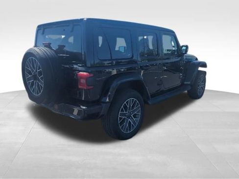 Used 2022 Jeep Wrangler Unlimited Sahara image 6