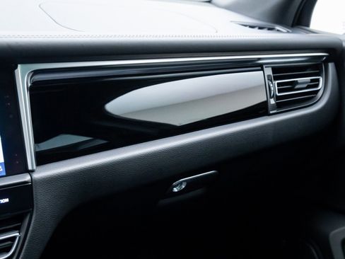 Certified 2024 Porsche Macan Turbo image 28