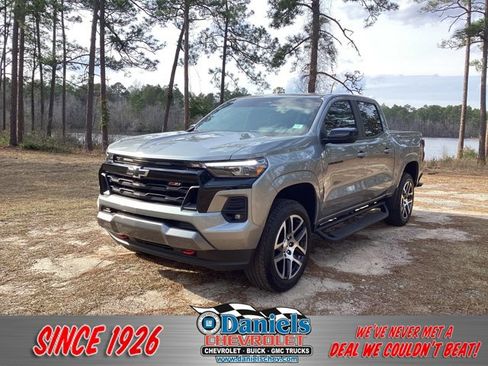 Used 2023 Chevrolet Colorado Z71 w/ Z71 Convenience Package 2 image 1