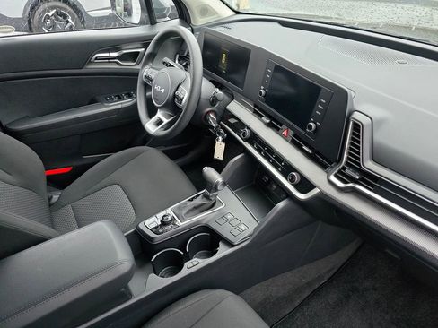 Certified 2024 Kia Sportage LX image 14