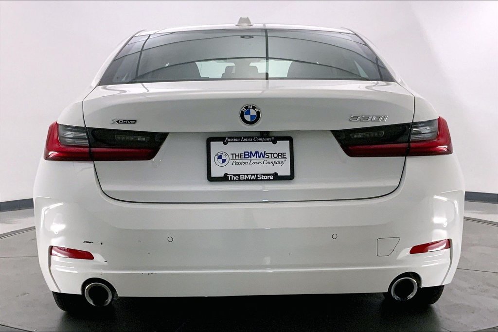 Used 2023 BMW 330i xDrive Sedan w/ Convenience Package AWD/4WD image 3