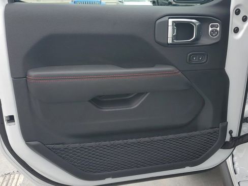 New 2025 Jeep Gladiator Rubicon image 19