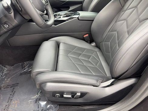 Used 2024 BMW 530i w/ Premium Package RWD image 32