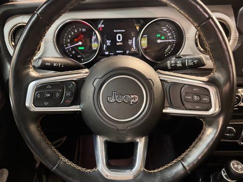 Used 2022 Jeep Wrangler Unlimited Sahara image 15