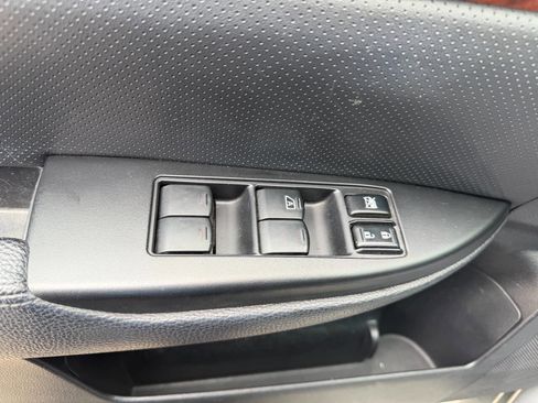 Used 2011 Subaru Legacy 2.5i Limited AWD/4WD image 15