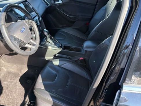 Used 2017 Ford Focus Titanium w/ Titanium Technology Package image 12