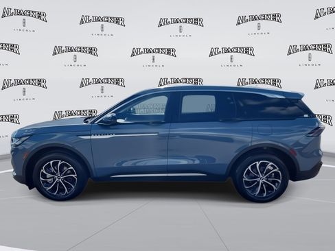 New 2025 Lincoln Nautilus Premier image 2